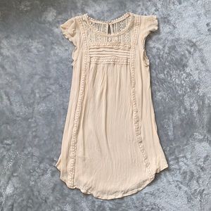 NWOT Xhilaration Boho Cream Lace Top